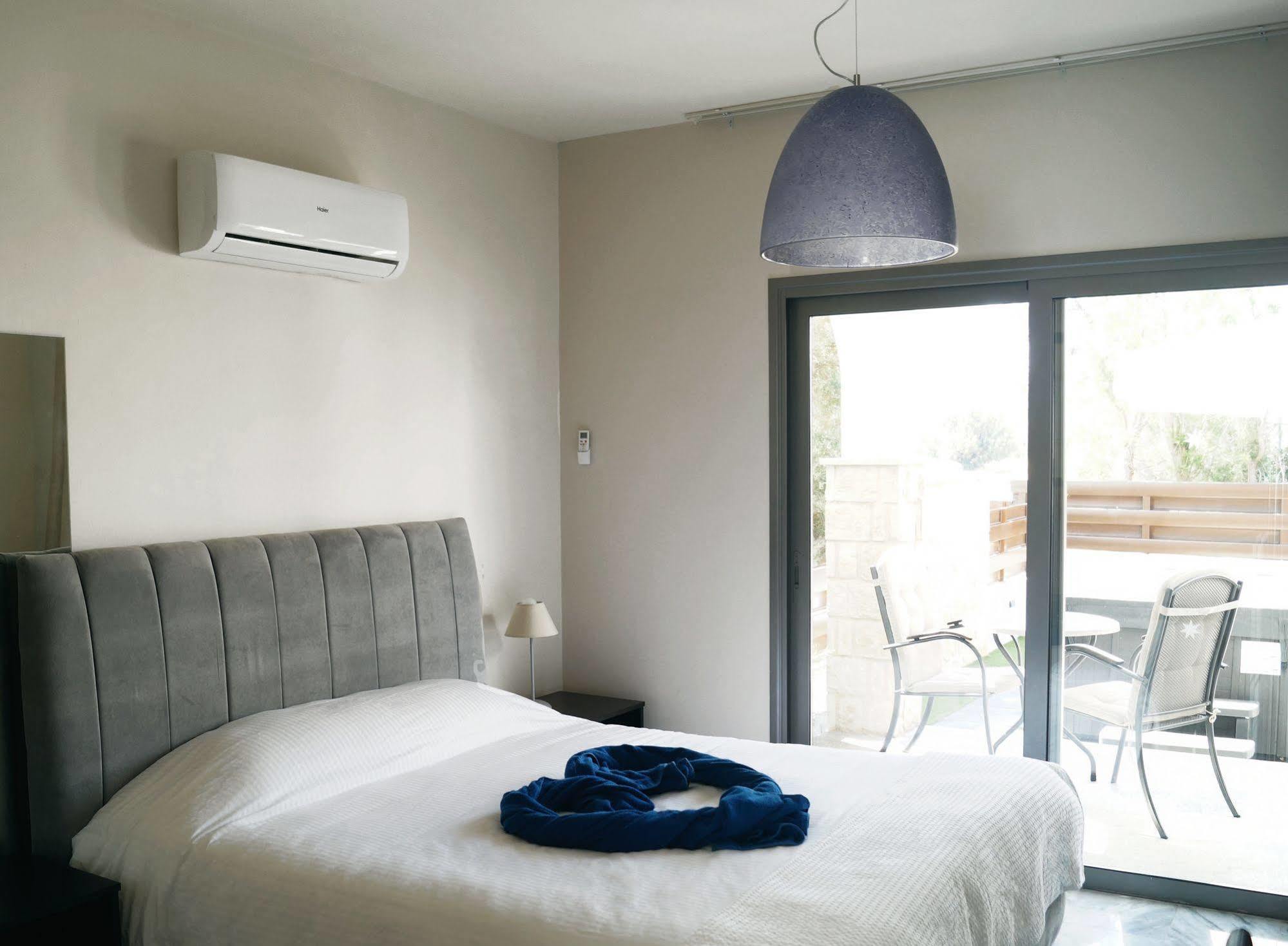 Latchi Escape Hotel And Suites Polis ภายนอก รูปภาพ