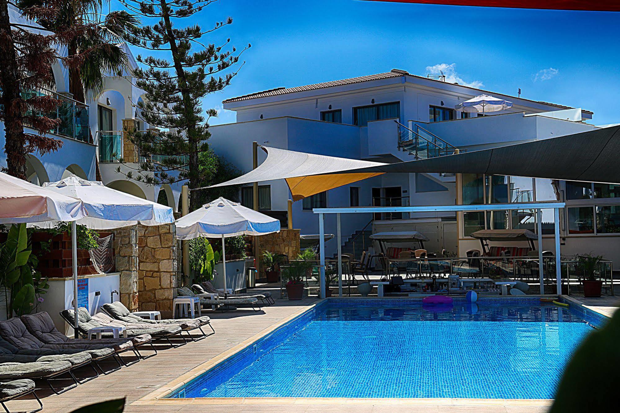 Latchi Escape Hotel And Suites Polis ภายนอก รูปภาพ